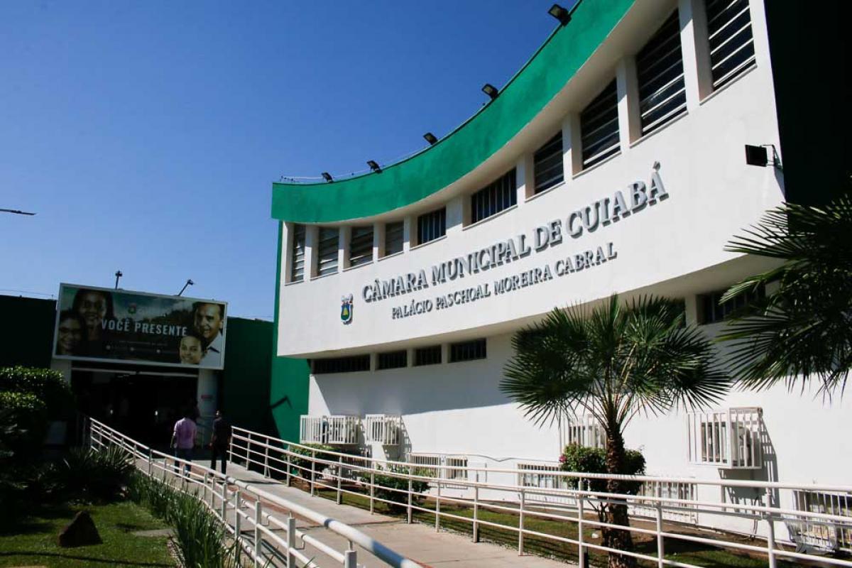 “Você sabe quanto ganham os vereadores nas capitais brasileiras? Diferenças salariais chegam a mais de R$ 14 mil!”