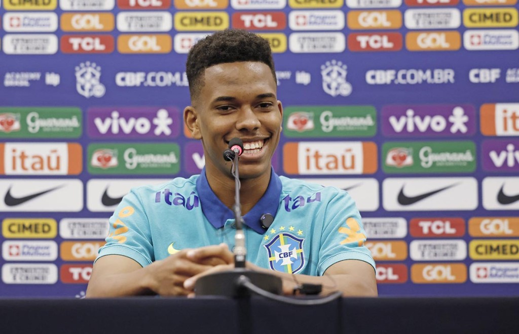 Estêvão fala sobre primeira convocação à Seleção e encontro com Vini Jr: “Melhor do Mundo”