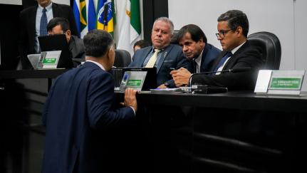 Câmara de Cuiabá aguarda parecer para convocação de suplente após afastamento de vereador investigado por corrupção