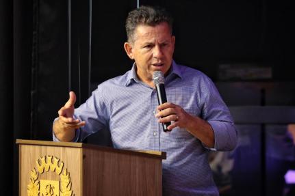 Governador de MT Critica Insatisfação Social e Eleições de “Malucos”