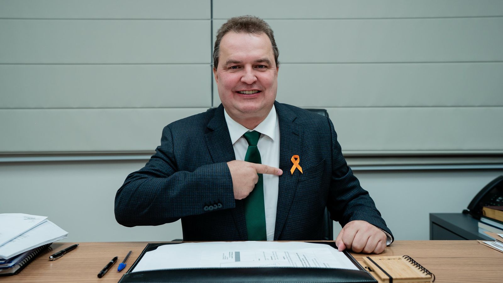 Max Russi transforma o Abril Laranja em política pública permanente no combate à crueldade animal em Mato Grosso