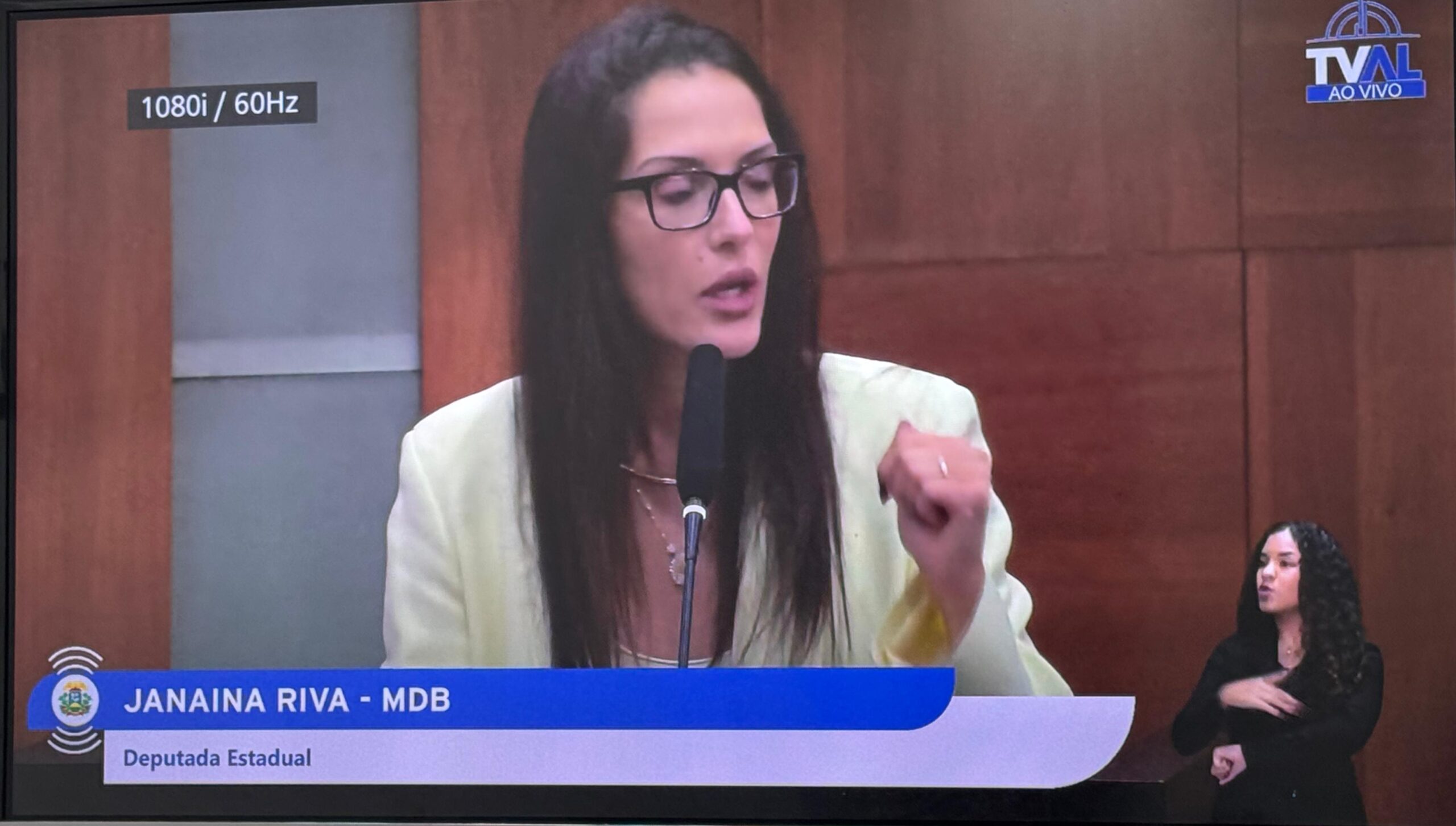 “Aqui ninguém é pau mandado!” – Janaína Riva reage a pressões e dispara contra interferência do Executivo na Assembleia