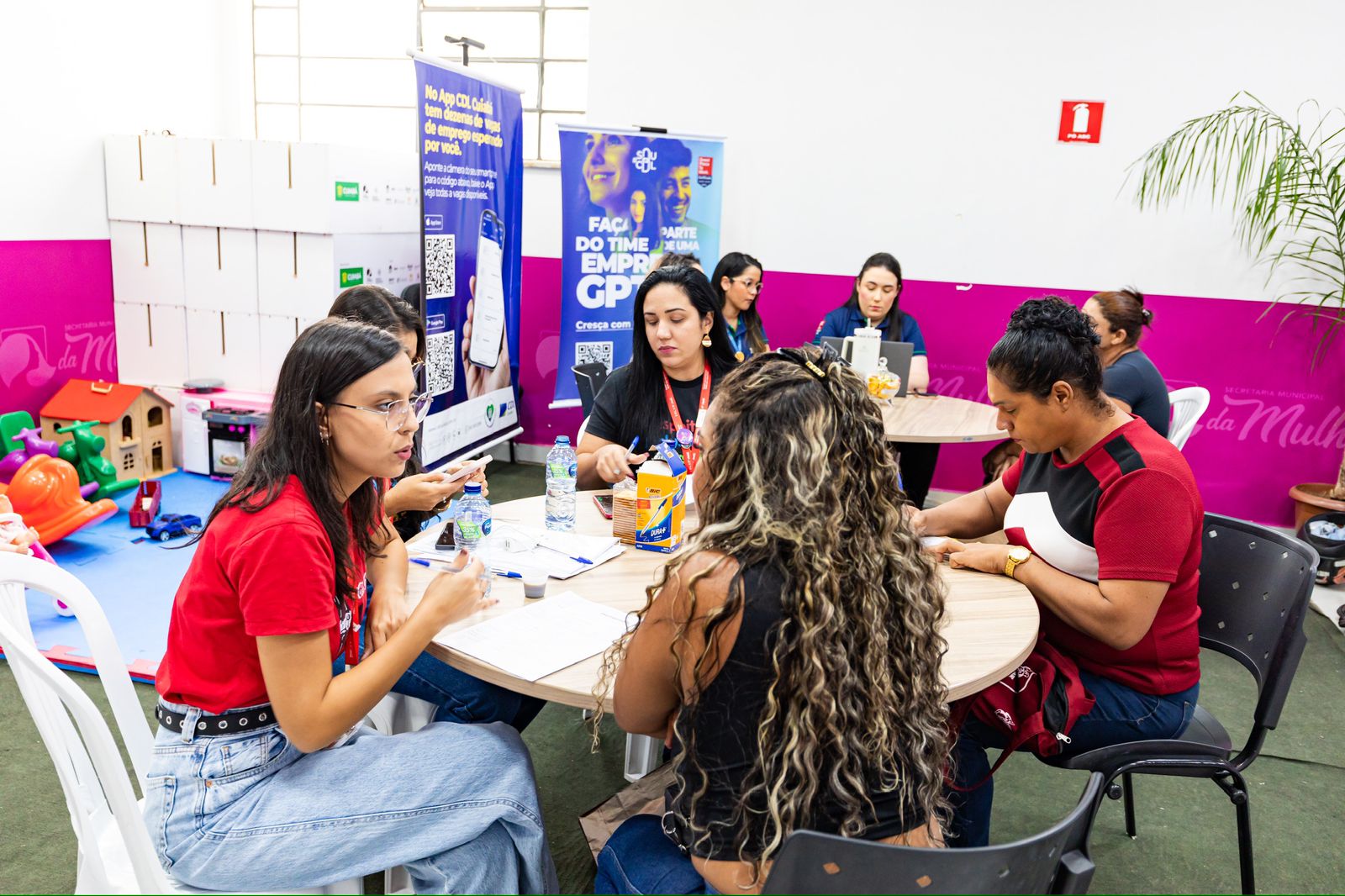 Secretaria da Mulher de Cuiabá oferta 400 vagas de emprego ao público feminino