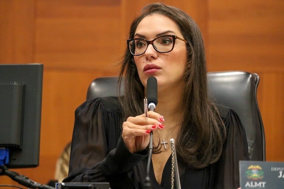 Janaina Riva denuncia perseguição e segue entre deputados sem emendas pagas em 2025