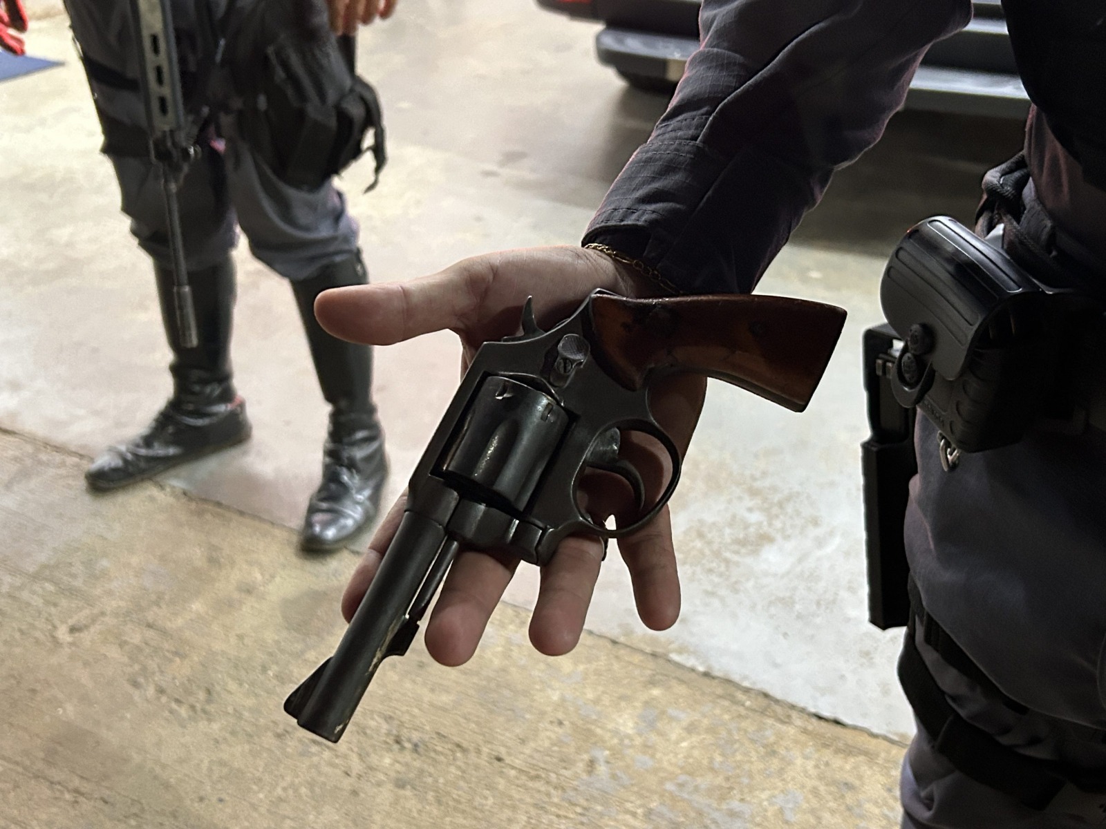 Arma de fogo é encontrada na mochila de aluna de 8 anos em escola municipal de Sorriso