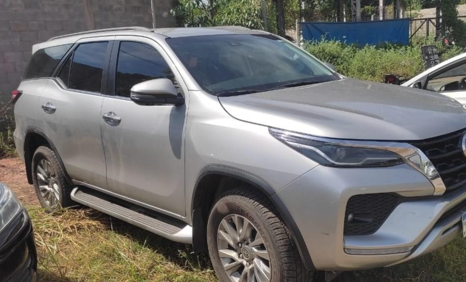 Polícia desmantela esquema de clonagem de veículos em empresa de vistoria em Cuiabá