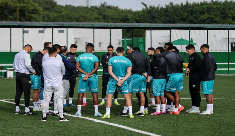 Cuiabá finaliza preparação em São Paulo e está pronto para duelo com a Chapecoense pela Série B