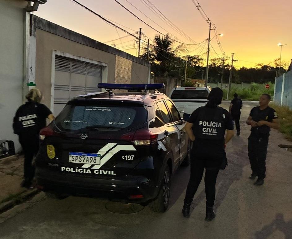 Polícia Civil cumpre 98 ordens judiciais e desarticula esquema de distribuição de drogas na região metropolitana