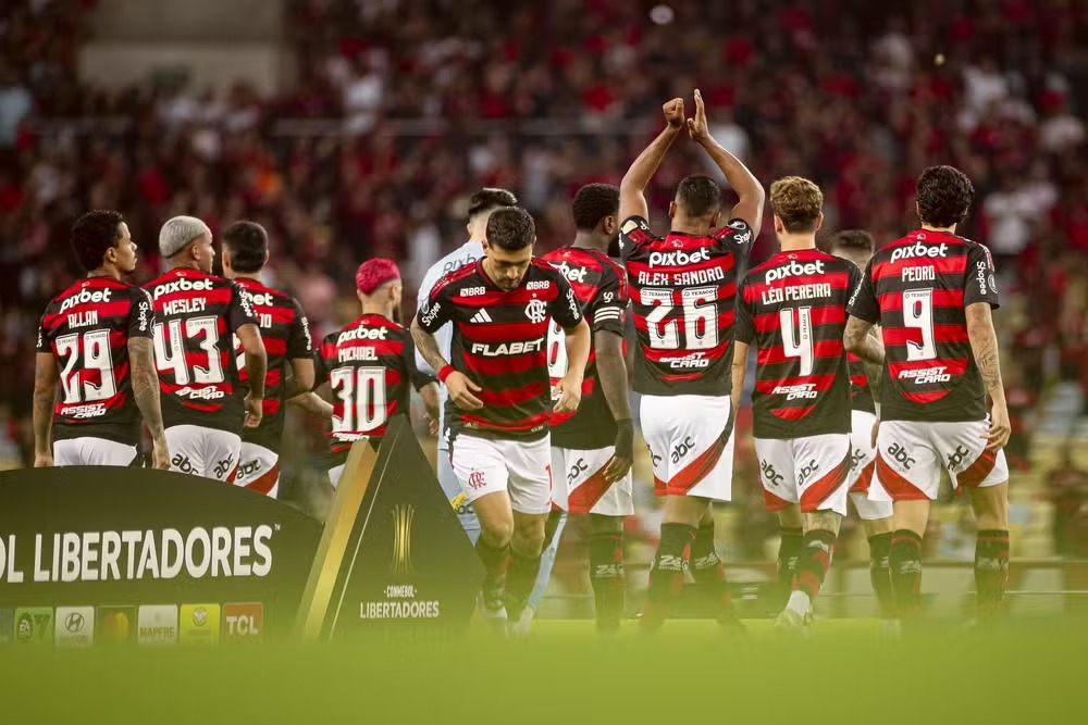 Flamengo se classifica na Libertadores com sufoco, vaias e atuação preocupante no Maracanã