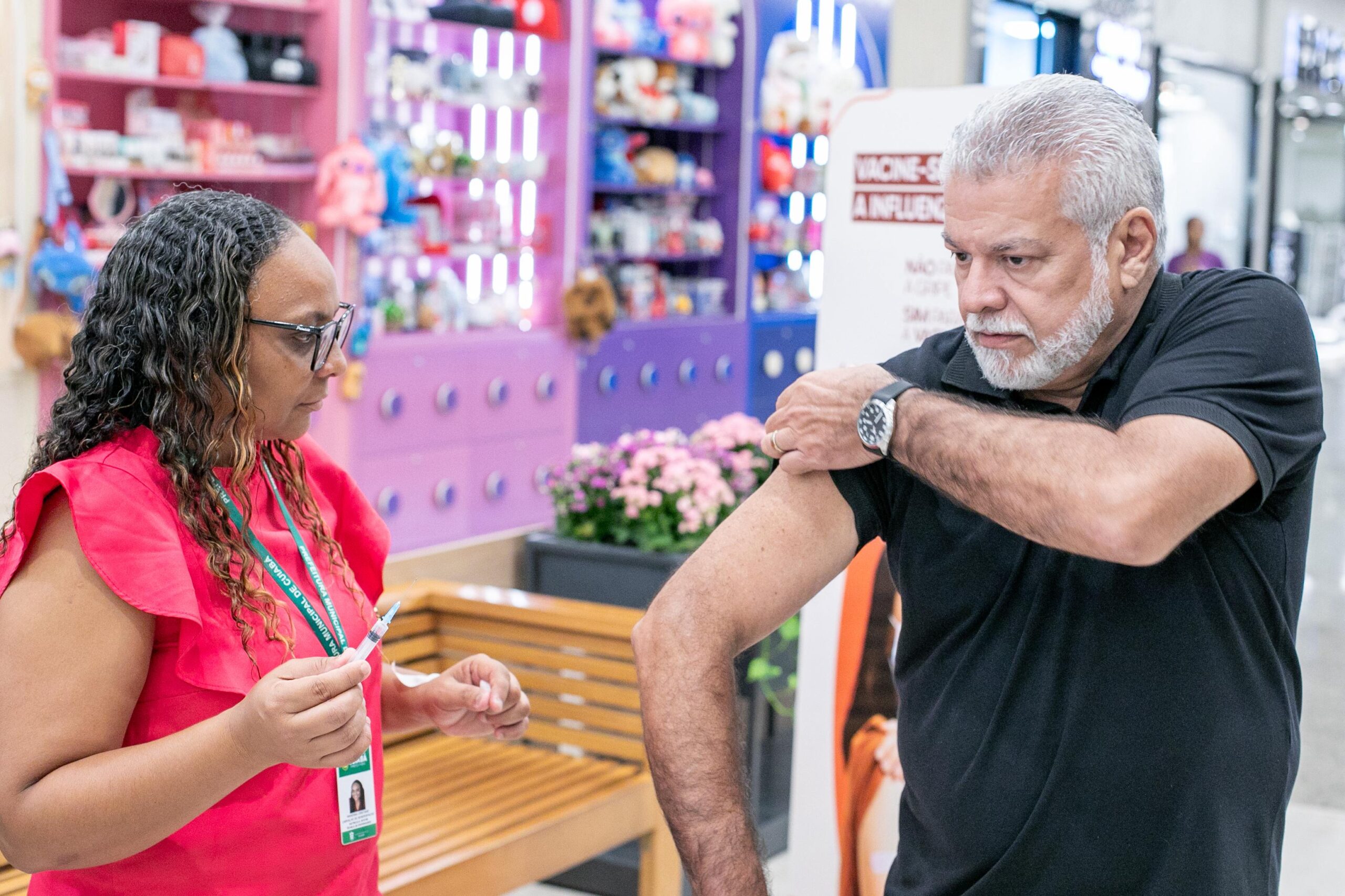 Prefeitura faz 2ª rodada de vacinação contra gripe em shoppings de Cuiabá neste sábado