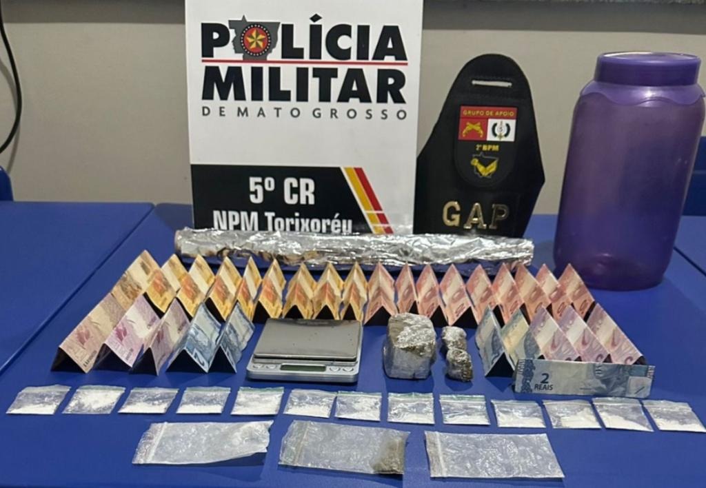 Polícia Militar prende mulher por tráfico e apreende drogas em Torixoréu