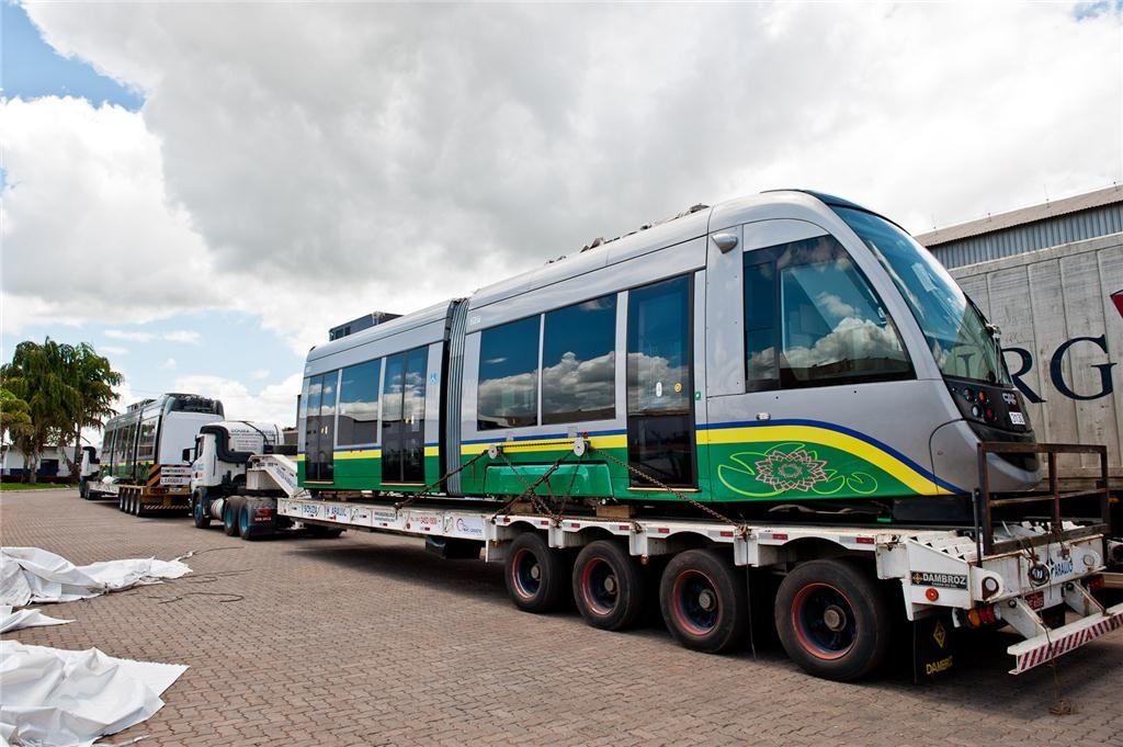 Últimos vagões do VLT deixam Várzea Grande rumo à Bahia
