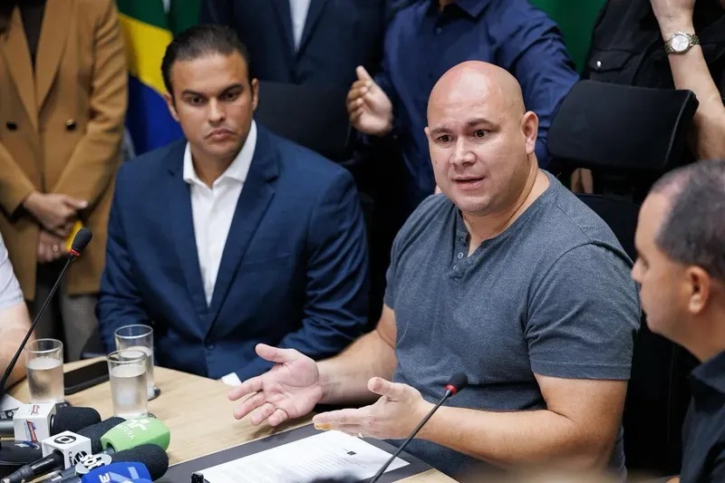 Abílio rebate Stopa e dispara: “Prefiro ir à Câmara do que à cadeia”