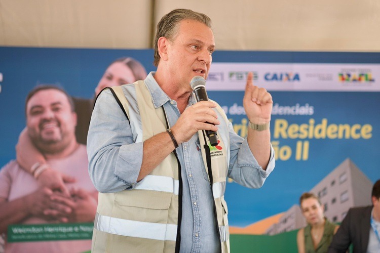 Carlos Fávaro confirma pré-candidatura ao Senado em evento em Várzea Grande