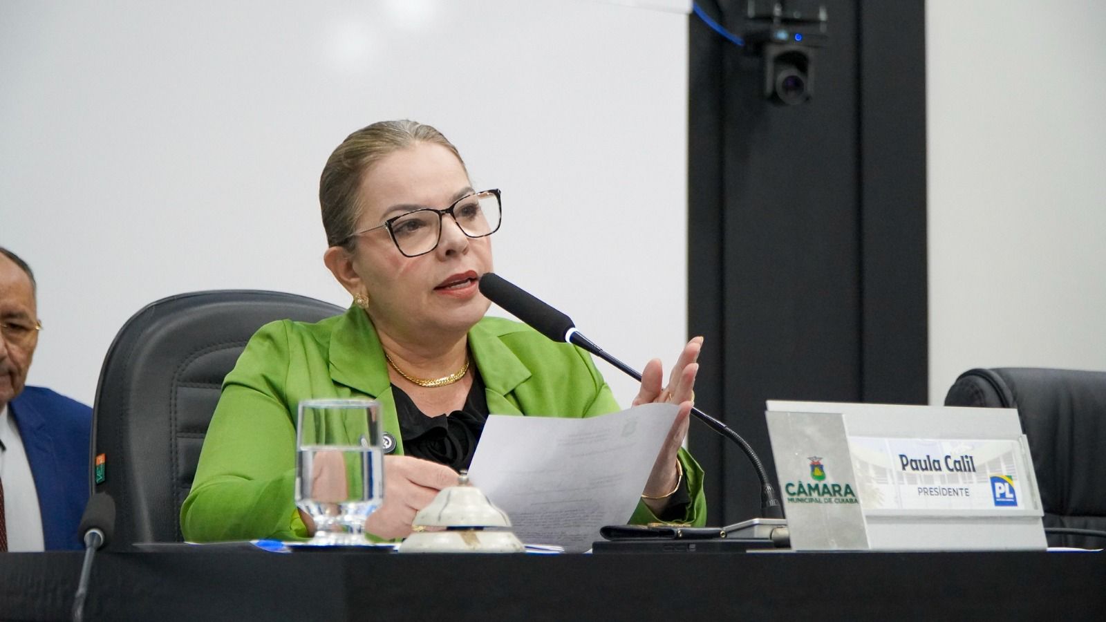 Paula Calil garante transparência e economia em contrato de veículos da Câmara de Cuiabá