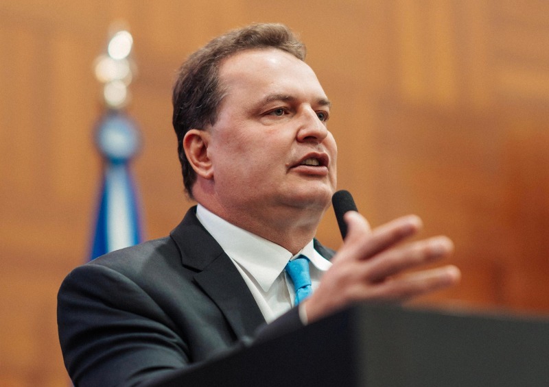 Presidente da ALMT, Max Russi, assume liderança em defesa das crianças contra a adultização infantil