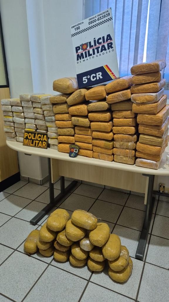 Polícia Militar apreende 103 tabletes de entorpecentes escondidos em veículo em Torixoréu