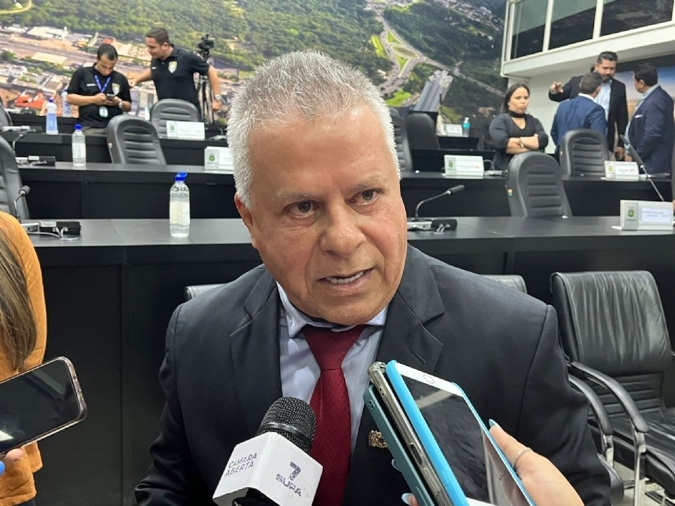 De volta à Câmara, Chico 2000 diz que nunca teve relação cordial com Abilio Brunini