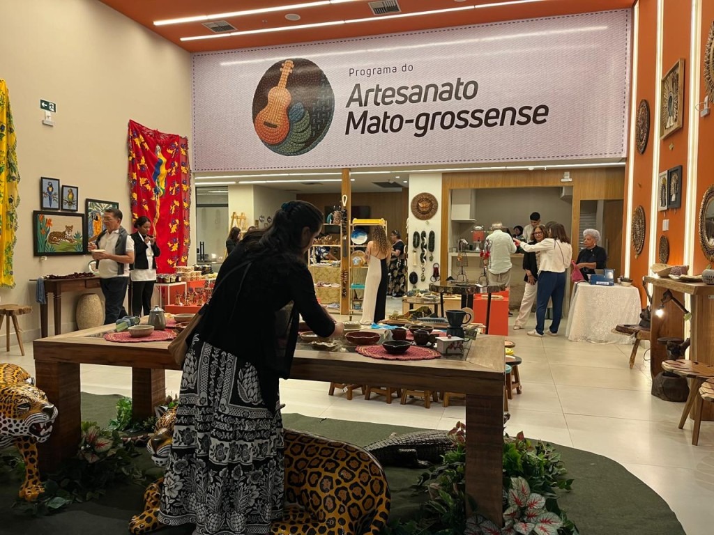 Loja do Artesanato de MT movimenta R$ 80 mil e fortalece renda de 52 artesãos