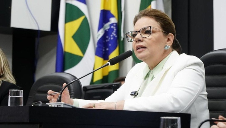 Paula Calil rebate acusações de “puxadinho” e reforça foco em resultados para Cuiabá