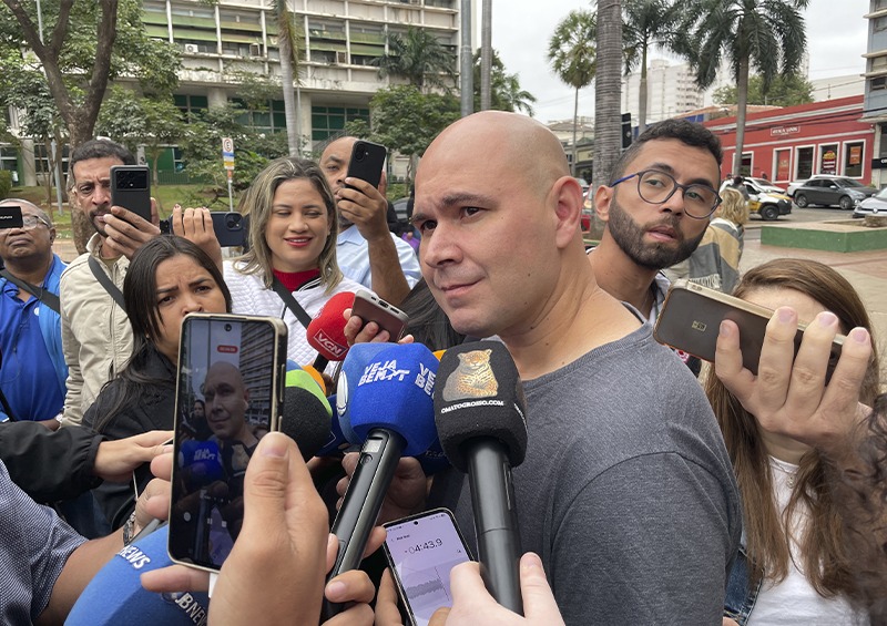 Fala de Abílio Brunini gera confusão durante protesto de moradores do Contorno Leste