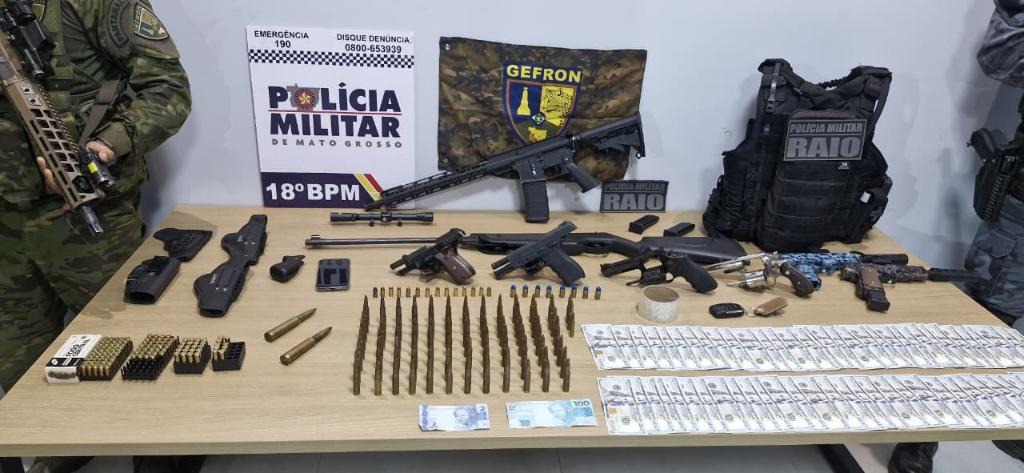 Gefron e PM apreendem arsenal de armas e drogas e causam prejuízo de R$ 8,4 milhões às facções criminosas