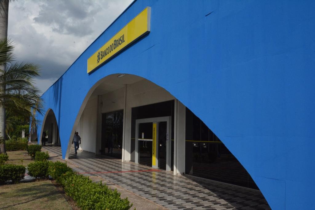 Governo de Mato Grosso paga salários de setembro a servidores estaduais nesta segunda-feira (29)