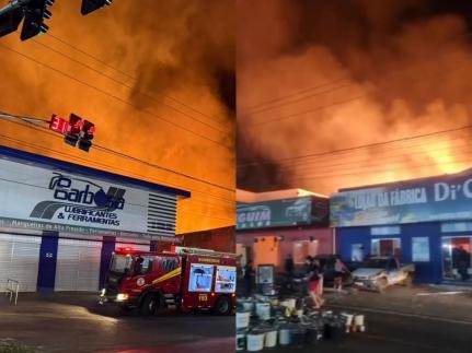 Incêndio destrói 4 estabelecimentos no Centro de Barra do Garças