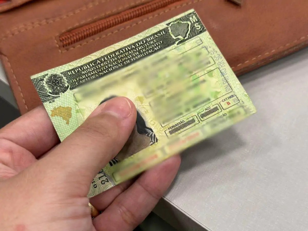 Lula autoriza projeto que põe fim à obrigatoriedade de autoescola para tirar CNH; proposta pode entrar em vigor em novembro