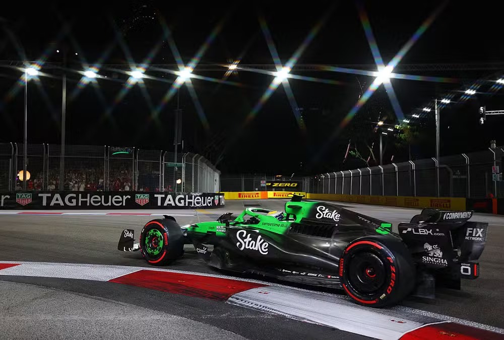 GP de Singapura: Russell conquista pole e Bortoleto larga em 16º; veja o grid completo