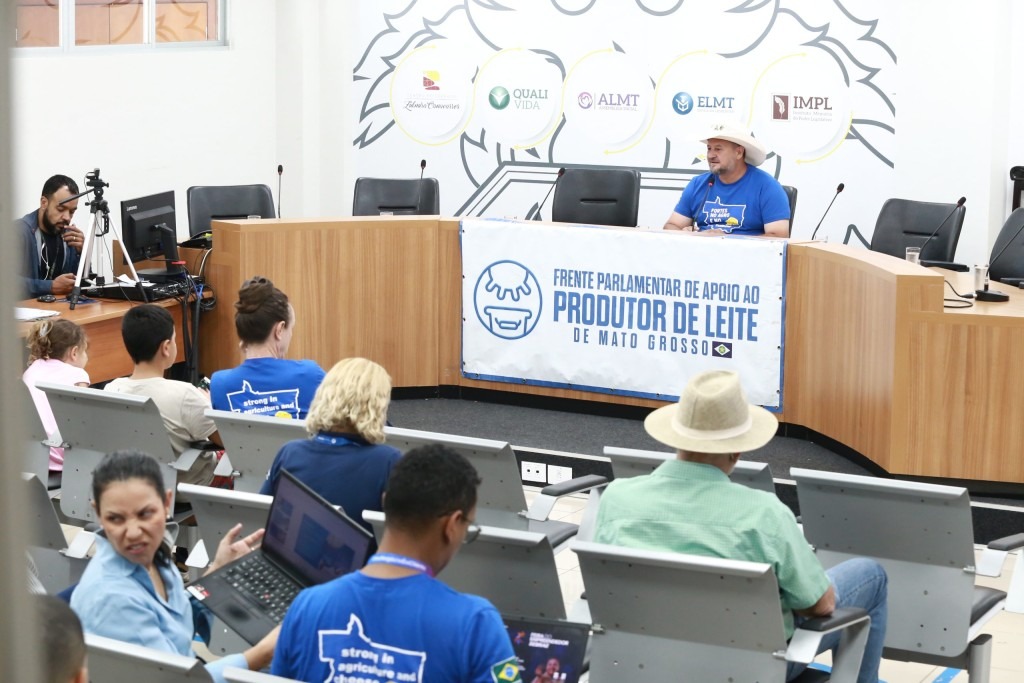 Cattani reforça defesa do produtor de leite e encerra Frente Parlamentar com conquistas e experiências internacionais