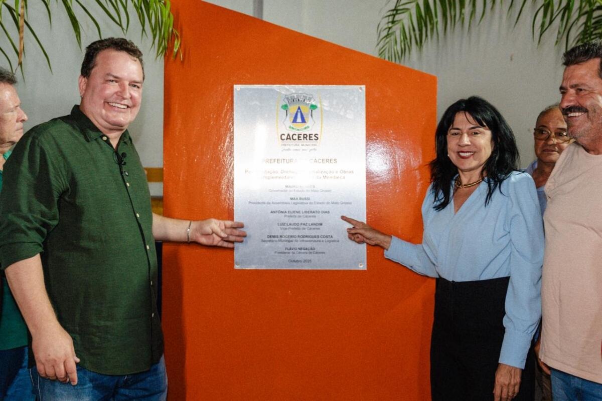 Presidente da ALMT, Max Russi, entrega pavimentação histórica da Rua da Membeca em Cáceres