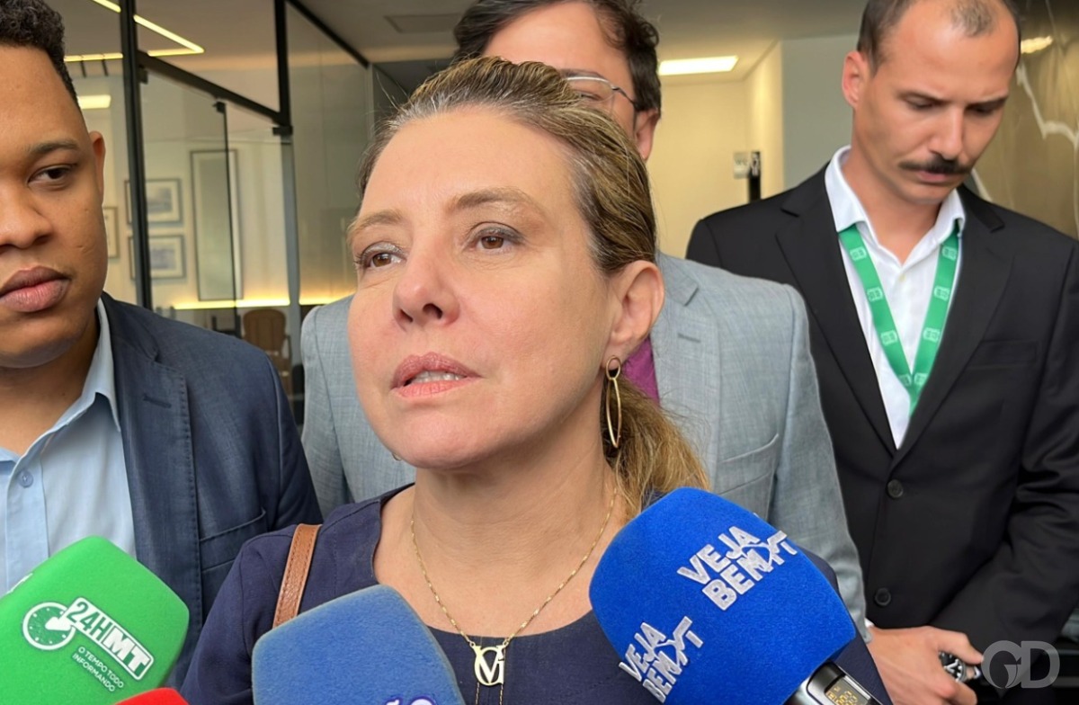 Flávia Moretti firma acordo de R$ 21 milhões com empresa de transporte para garantir melhorias em Várzea Grande