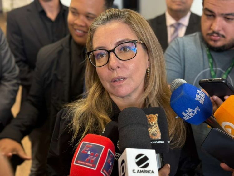 PL ainda não recebeu representação de Flávia contra Samir; sigla diz que só decidirá após analisar documento