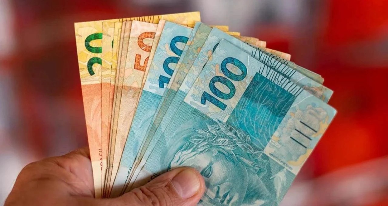 Como calcular o 13º salário em 2025: veja o passo a passo de forma simples