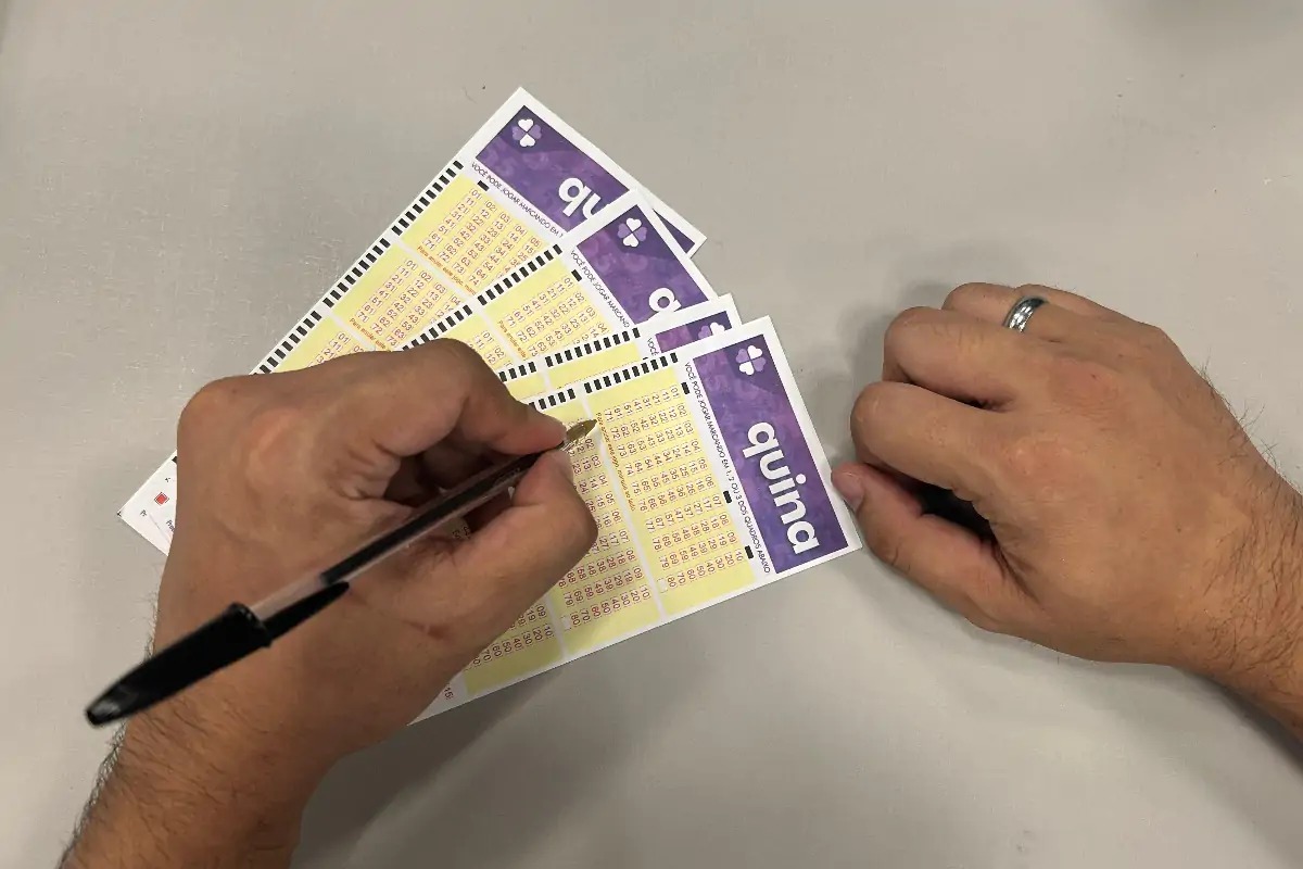 Quina sorteia prêmio de R$ 5 milhões no concurso 6895; veja as dezenas sorteadas