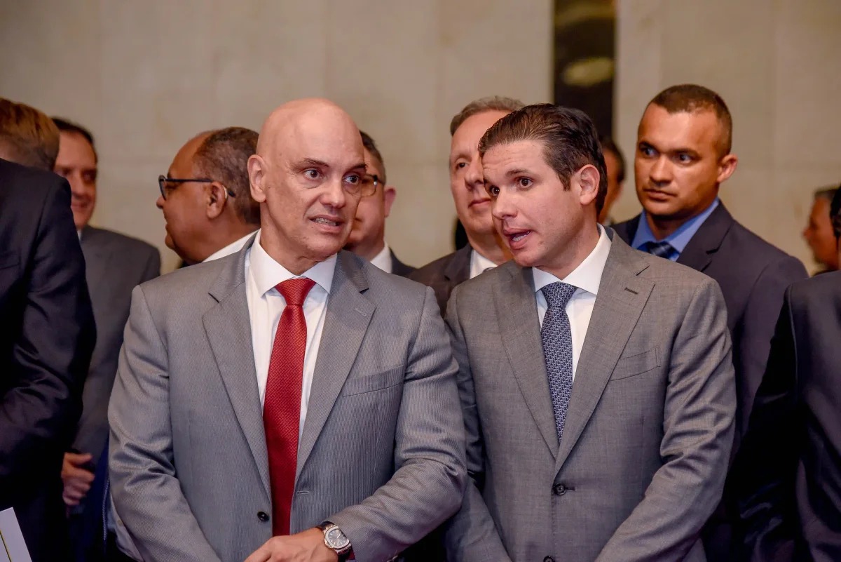 Decisão de Moraes sobre Zambelli reacende crise entre STF e Congresso e expõe disputa sobre quem pode cassar parlamentares