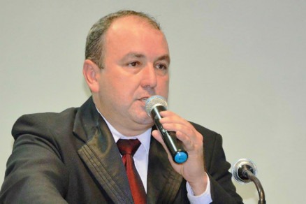 TCE abre Tomada de Contas Especial e aponta superfaturamento de até 64% em pregões da gestão Alcino Barcelos