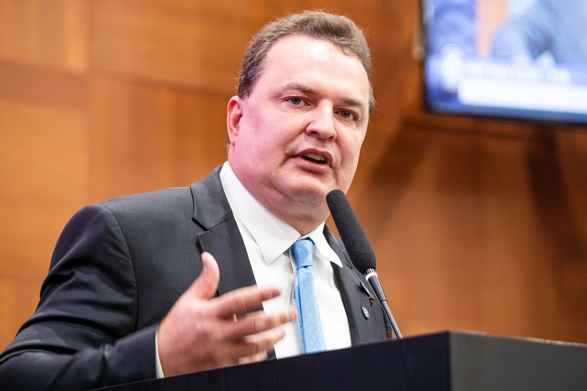 Max Russi endurece discurso contra violência doméstica e cobra execução de leis: “É inaceitável conviver com esse cenário”