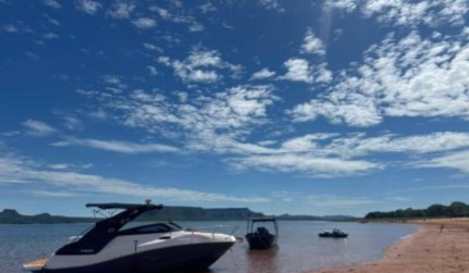 Buscas entram no 4º dia por piloto e turista desaparecidos após naufrágio no Lago do Manso