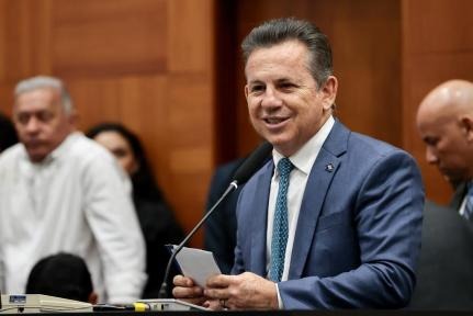 Mauro Mendes sanciona LOA de 2026 com orçamento de R$ 40,7 bilhões; aprovação foi marcada por embates com a ALMT