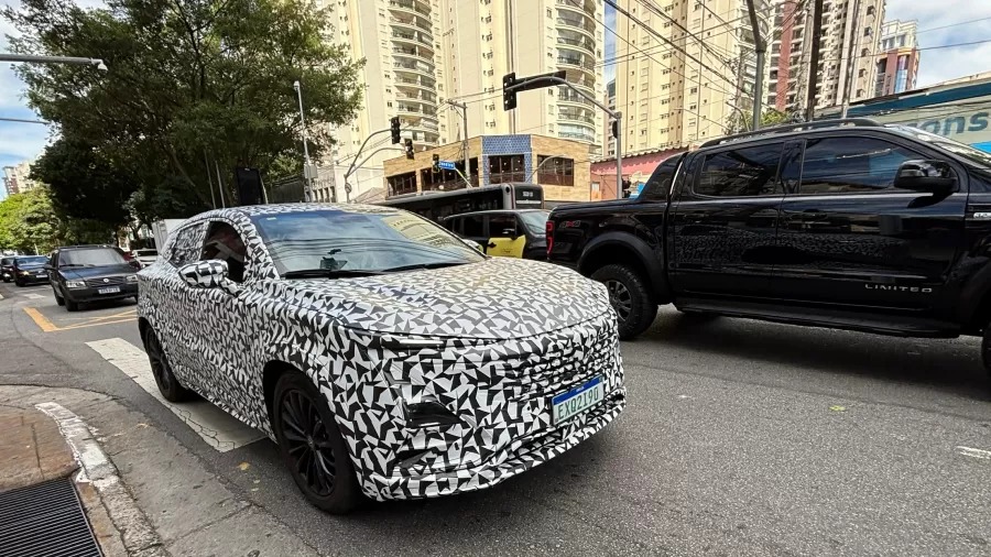 Novo SUV da Caoa Changan é flagrado sem camuflagem e estreia da marca está prevista para 2026