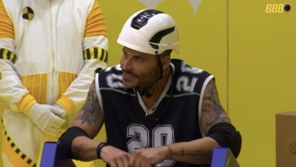 Henri Castelli deixa o BBB 26 após crise convulsiva; entenda o que aconteceu