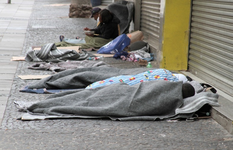 Alerta | População em situação de rua cresce em MT e Centro de Cuiabá escancara problema que não pode mais ser ignorado