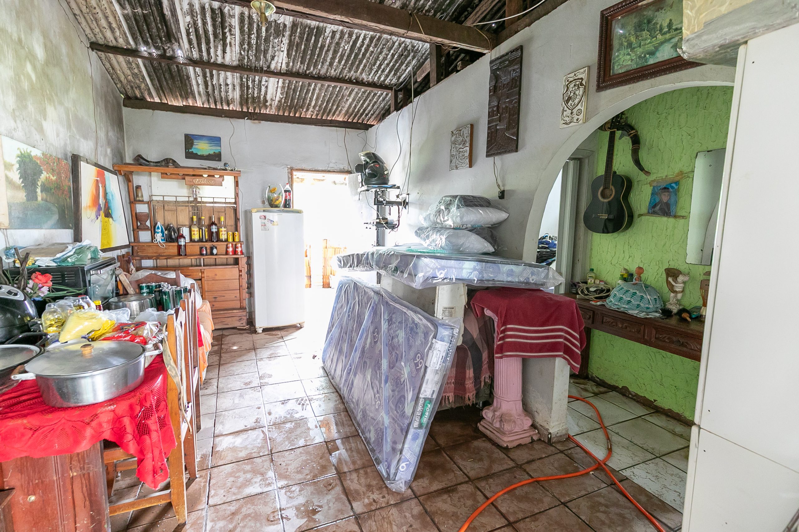 Chuvas intensas atingem 12 casas em Cuiabá e Prefeitura presta assistência a famílias afetadas