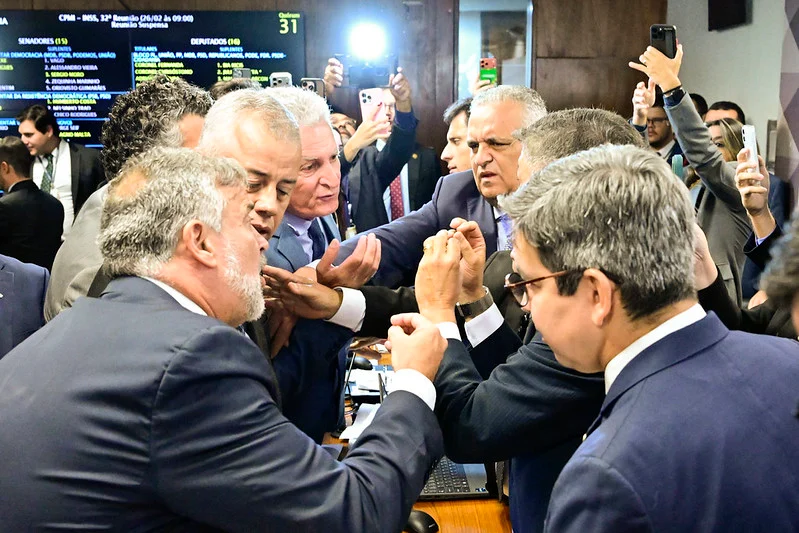 Base governista recorre a Alcolumbre para tentar anular sessão da CPMI do INSS