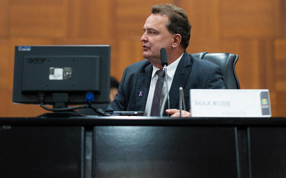 Max Russi admite polêmica em projeto que limita salário de dirigentes sindicais afastados pelo Estado