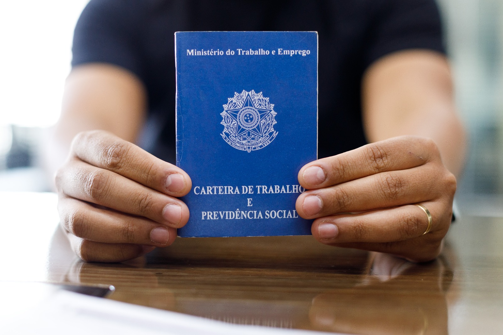 Sine de Cuiabá abre oito vagas para acompanhante de gestantes com salário de R$ 3,3 mil