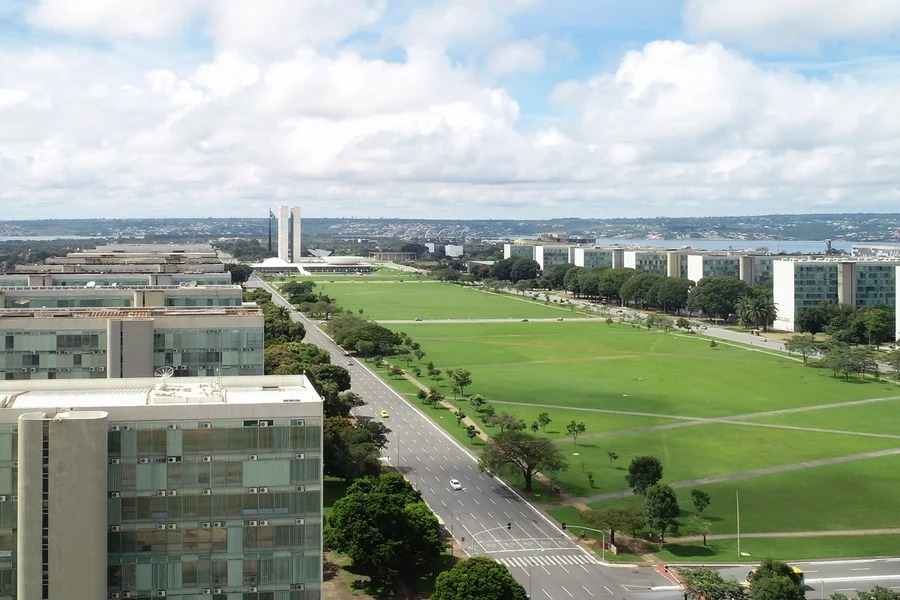 Sindicatos reagem à decisão de Flávio Dino que suspende “penduricalhos” no serviço público