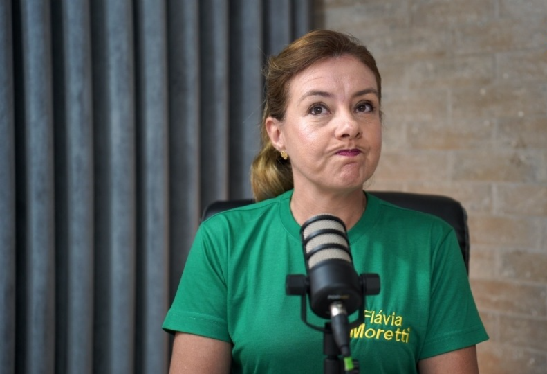 Prefeita de Várzea Grande não comparece à Comissão que investiga uso de slogan da gestão em uniformes escolares